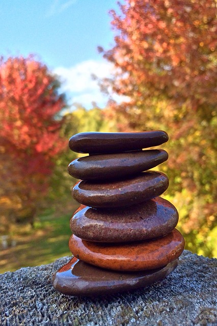 stacking stones 667432 640