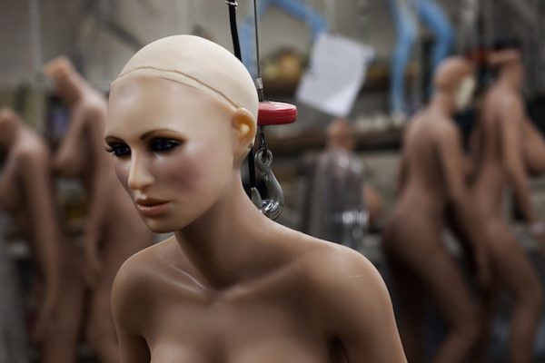 sex robot e1477916886818