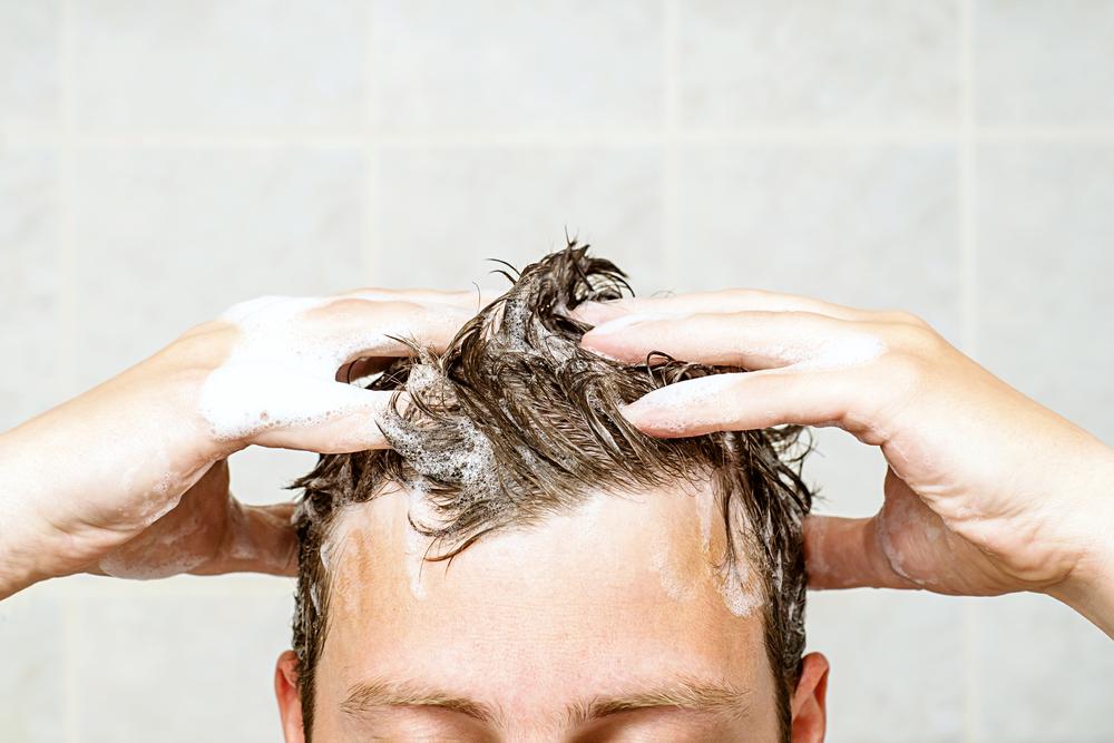 myti vlasu shutterstock 428660125