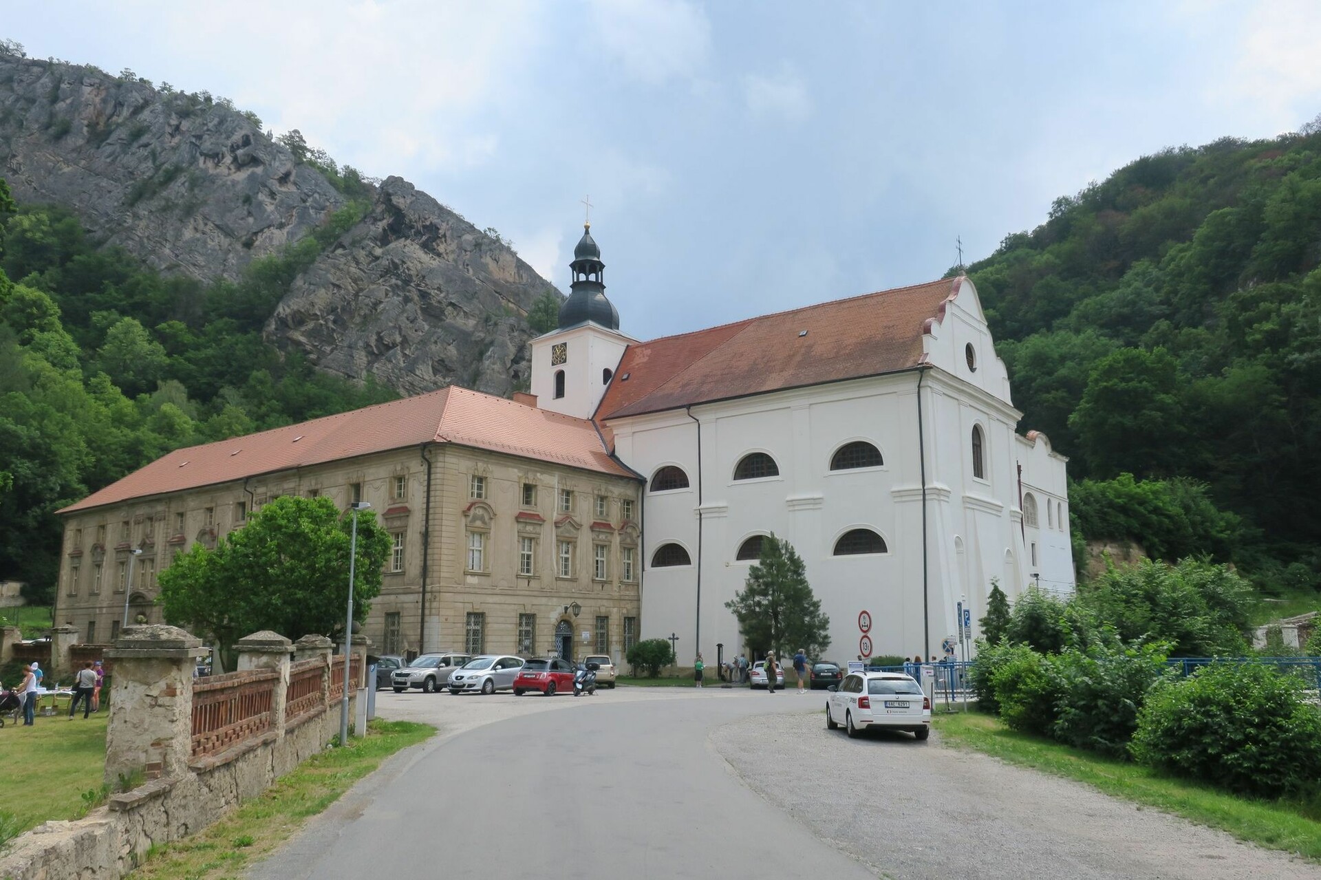 Svatý Jan pod Skalou patří k nejkrásnějším českým poutním místům. Zdroj foto: Michal Bařinka 3d26aa29cb2b33e68bd3dd5b0bc9211d resize19601306