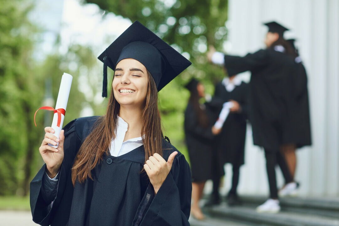 1. studentka zdroj istock