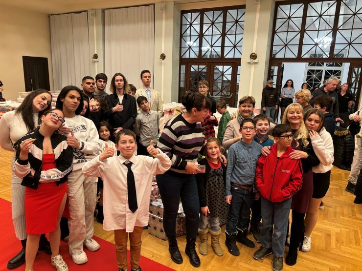 Vánoce slavíme jako každá jiná rodina. fotka z vanocni akce