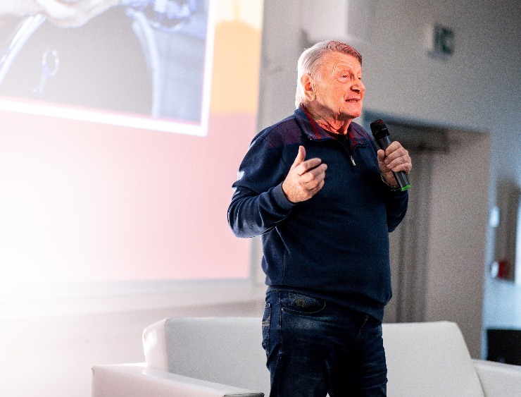 Jedním z hostů byl i Josef Dvořák, představitel Emila Karase ze seriálu Návštěvníci. (zdroj: ComicCon Prague) m 3 comiccon zs josef dvorak
