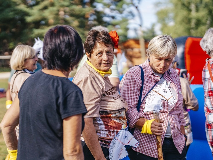 Na táboře opět vznikají přátelství na celý život. (foto: Bezva parta) m seniori7