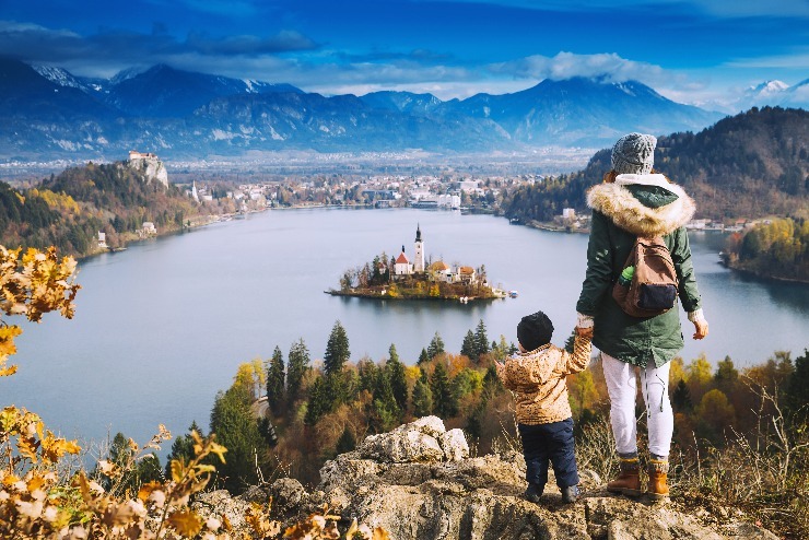 Protáhnout se můžete během pár minut na odpočivadle, anebo si přestávku zpestřit výletem do okolí. (zdroj: Shutterstock) m shutterstock 518807251