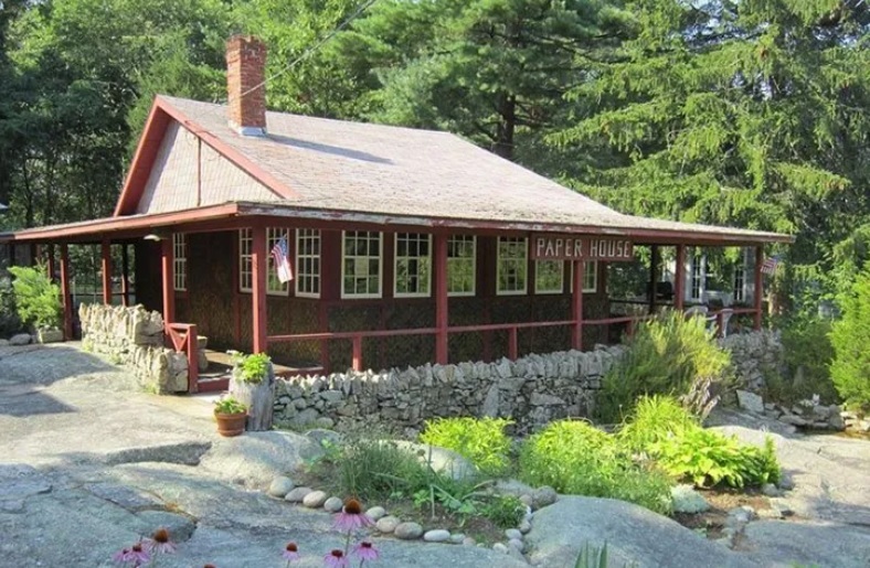 Papírový dům, Rockport, Massachusetts. (zdroj: Flickr) paperhouse