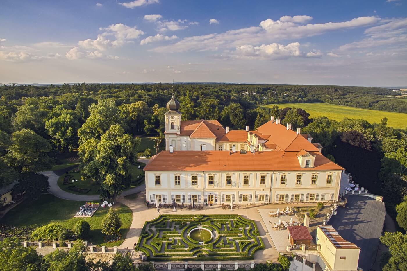 zamekloucen.cz