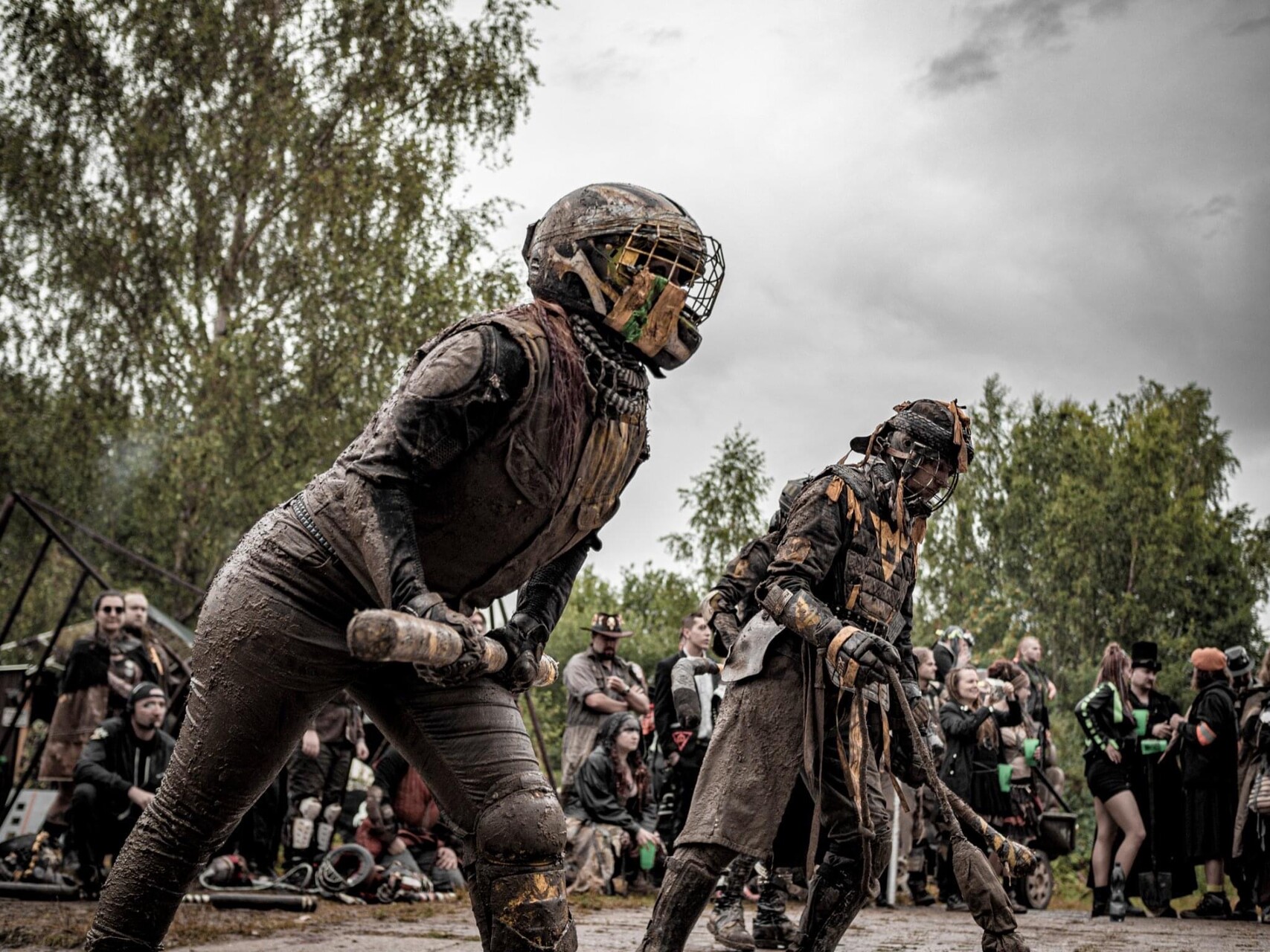 Jugger. Oblíbený postapo sport, něco mezi kriketem, MMA, středověkou bitvou a zápasy v blátě. Foto: Martin Archalous cybertown jugger