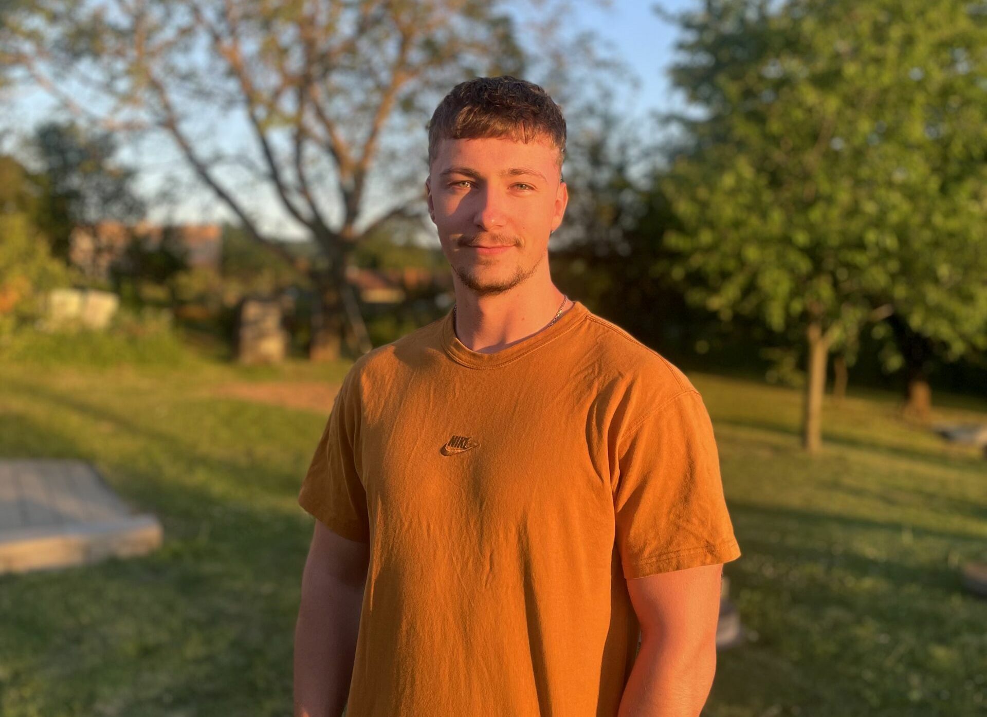 „Díky léčbě se mi snížil stres a úzkosti spojené s nepředvídatelným nástupem atak a mohu se lépe zapojit do běžného života.“ Michal, pacient s HAE.