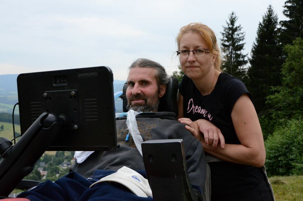 Lucie Ovsenáková s manželem. (foto: se svolením) na ventilaci