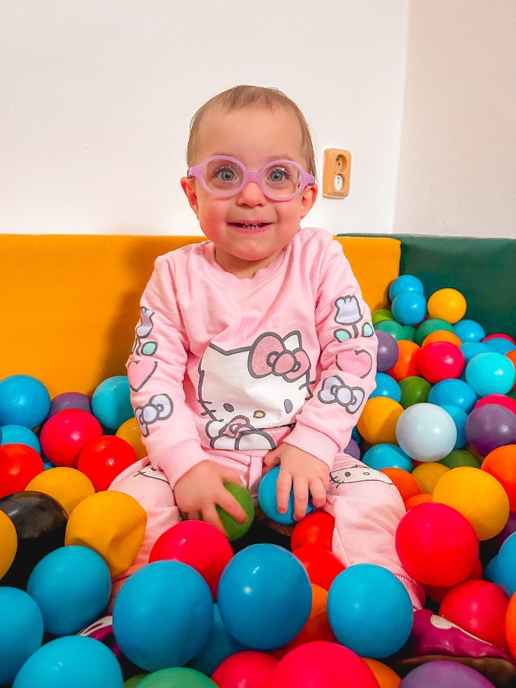 Lili je dnes veselá holčička. (foto: se svolením) img 7994