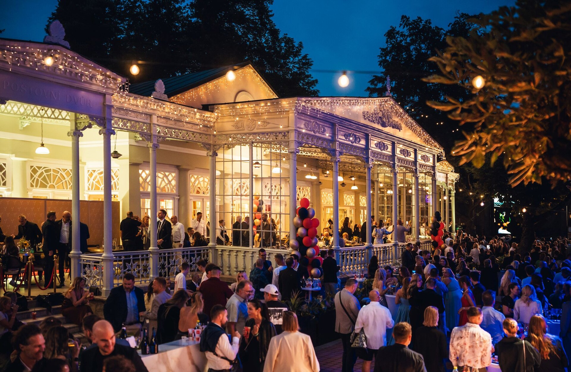 Poštovní Dvůr ožívá, přichází konceptuální prostor PLAYCE playce flowee pavilon