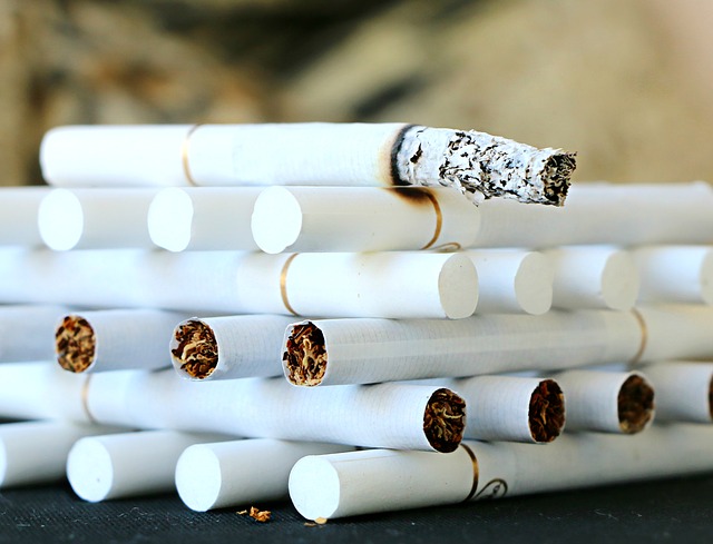 Cena terapie, která by vás měla zbavit závislosti je 1500 korun cigarette 1642232 640