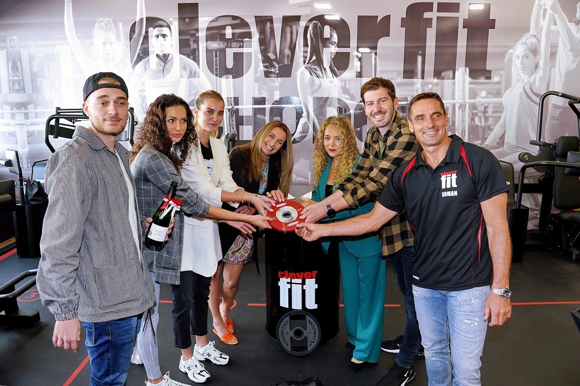 Známé tváře na slavnostním zahájení činnosti Clever fit. (zdroj: Clever fit) cleverfit chodov sht01275