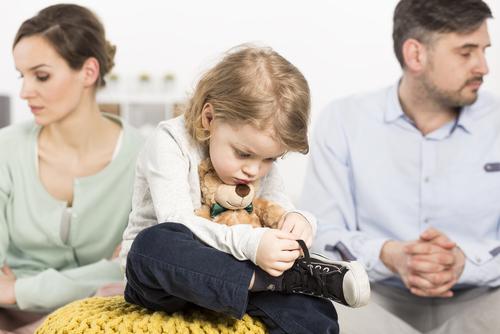 Dnešním dětem chybí zájem, úcta a projevy lásky. shutterstock 427189468