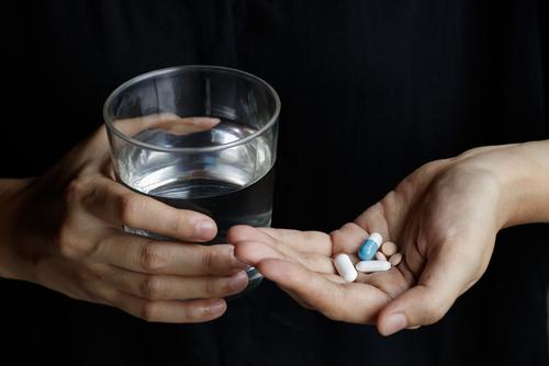 Antibiotika výrazně narušují střevní mikroflóru. shutterstock 708471496