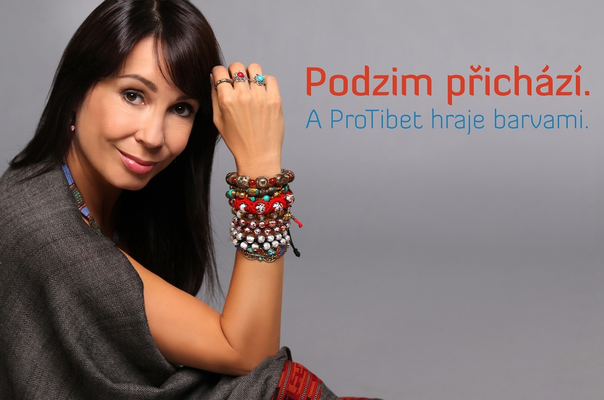 Nela Boudová propaguje ruční výrobky z Tibetu neziskovky Most Pro Tibet. nela tibet