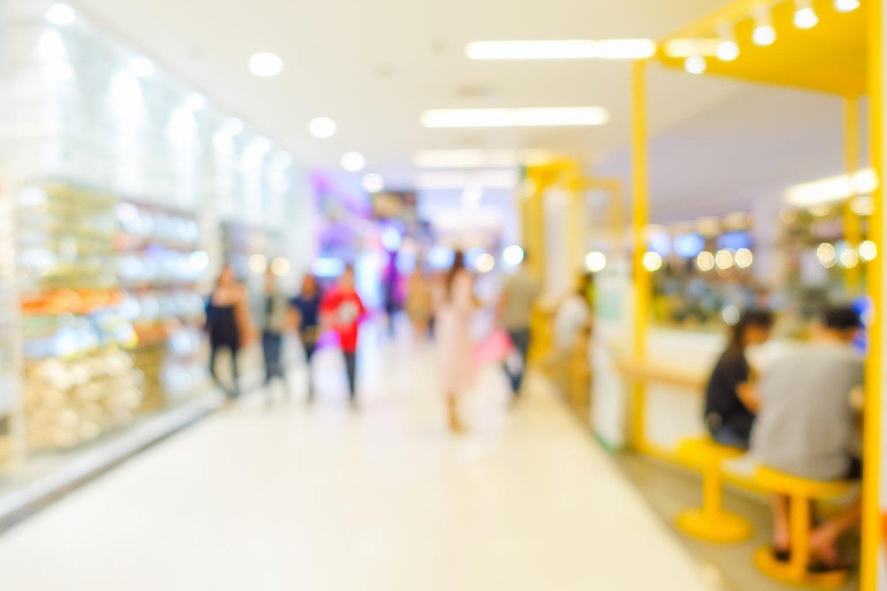 Nákupní centra, reklamy, slevy... Dnešní doba shopaholikům přeje. zdroj: Profimedia profimedia 0361093648