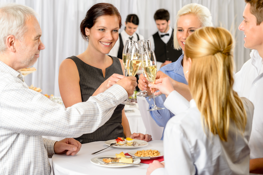 Přežít rozchod? Dejte průchod emocím. Pak zajděte na party, na kterou byste třeba obvykle nešli. shutterstock 103157741
