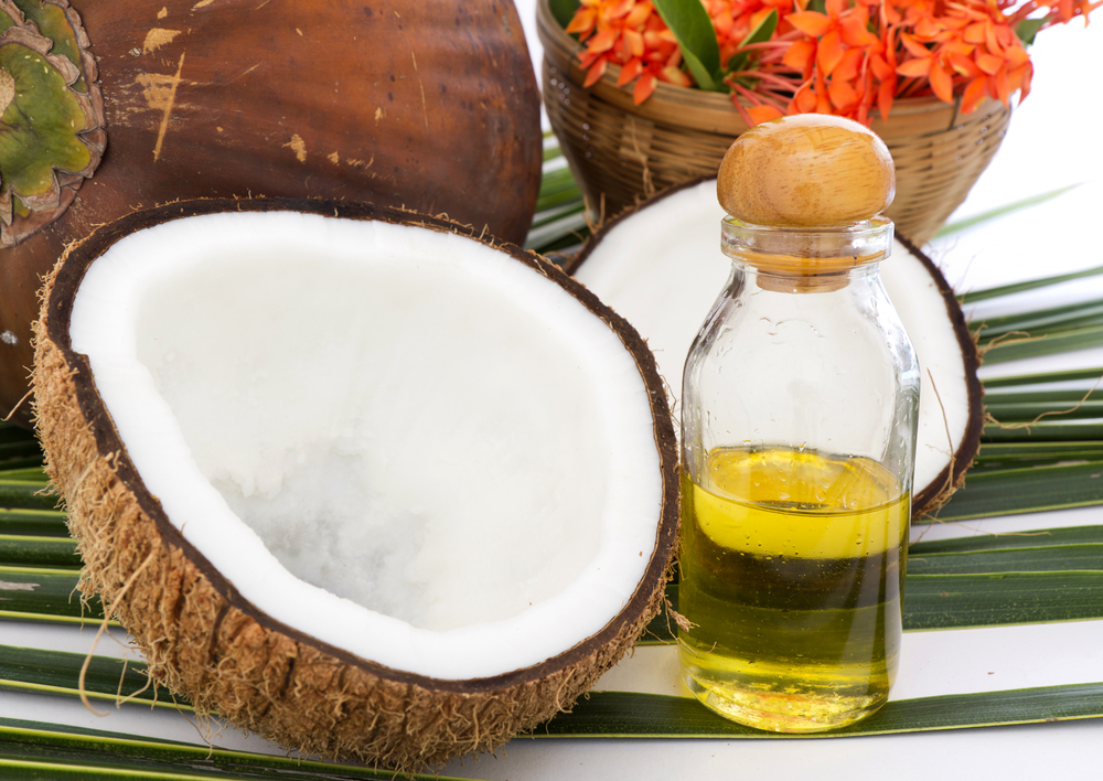 Kokosový olej pomůže tělu, kůži i vlasům shutterstock 135807377