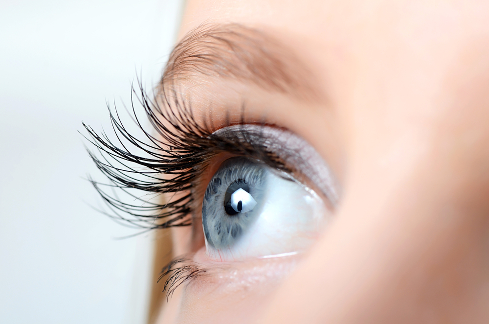 Hormonální antikoncepce může přinést i „suchost oka“ a problémy s viděním. shutterstock 143916958
