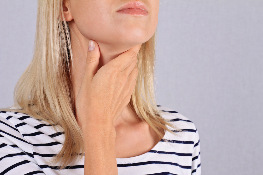 Za řadou chorob a problémů, které napadají vaše tělo i duši, může štítná žláza. shutterstock 489791833