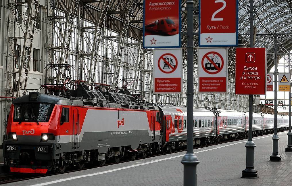 Boj pražské radnice proti "všemu moskevskému" může s novým designem MHD přijít trochu vniveč russian railways