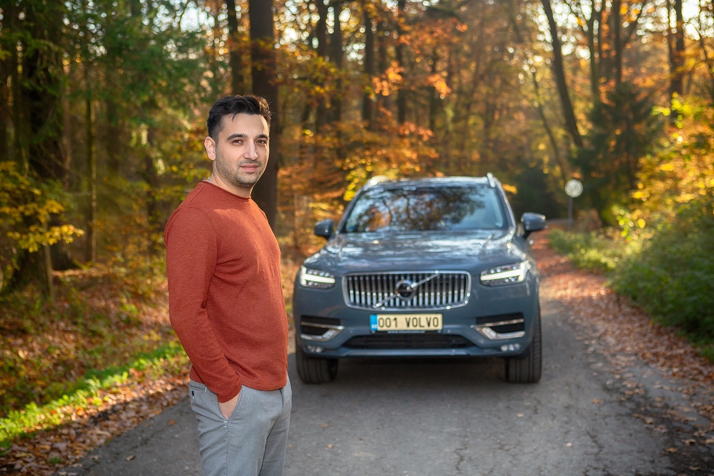 Mám pocit, jako kdybych seděl v první třídě Asiana Airlines, říká o Volvu XC90 Tomáš tomas dovnitr1