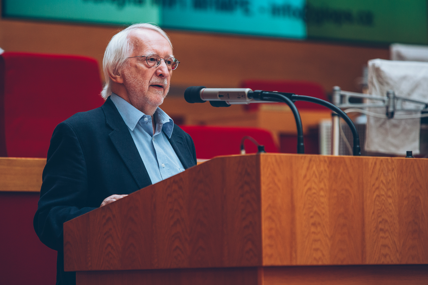 Jan Lorman na pražském magistrátu. Budovu má Život 90 od města pronajatou za korunu j8b4192