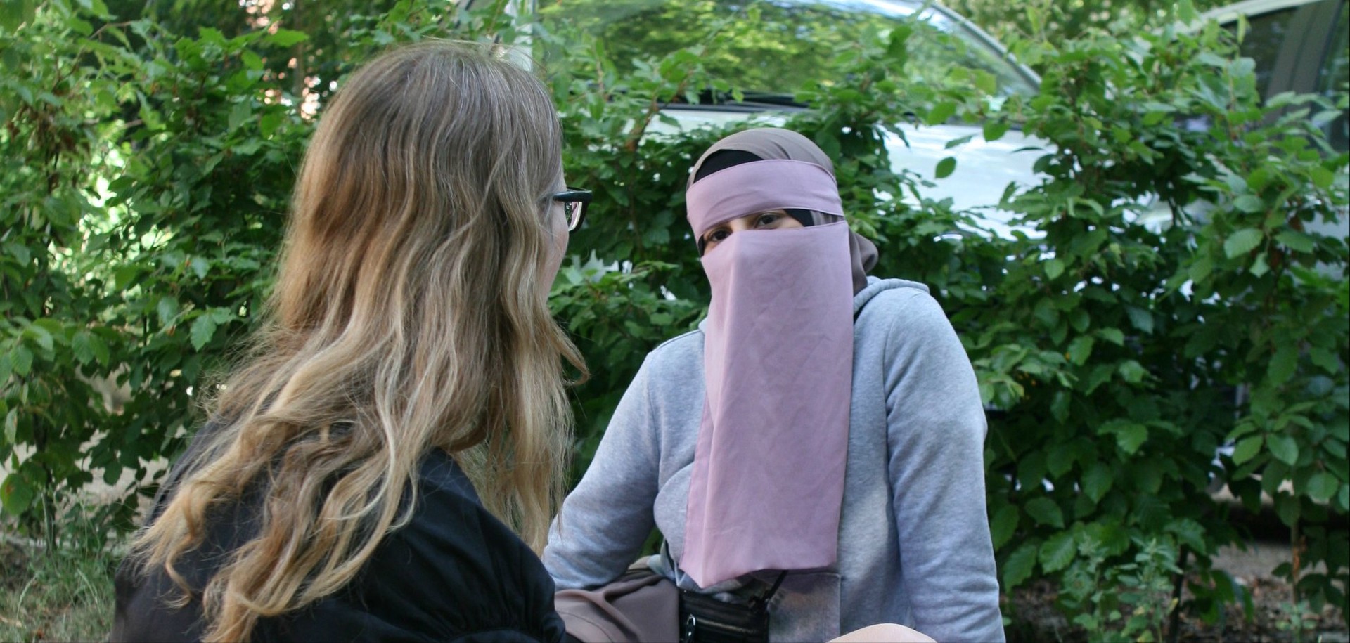 Proč má tahle kniha zahalenou tvář? Výhodou je, že se jí můžete zeptat human libr