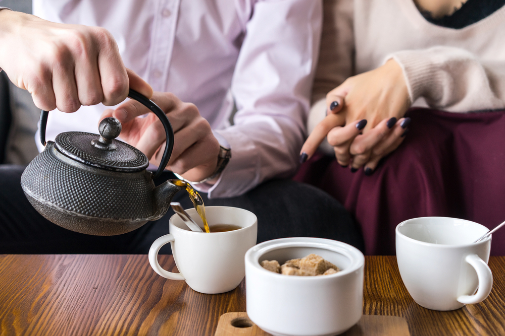Aby měl ale čaj pozitivní vliv na naše zdraví, měli bychom vypít denně tři šálky. caj shutterstock 383735911