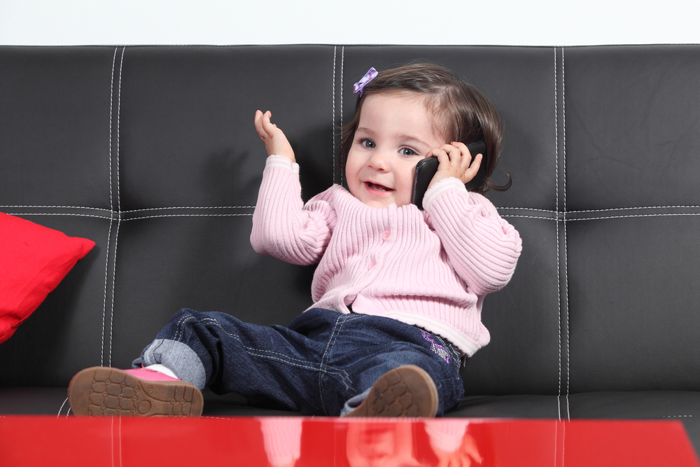dite telefon shutterstock 138472262