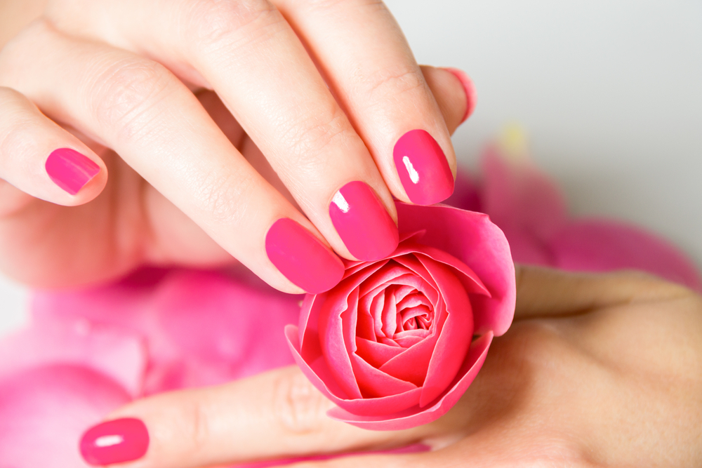 I laky na nehty mohou být šetrné. Vybírejte je podle složení. laky shutterstock 362682686