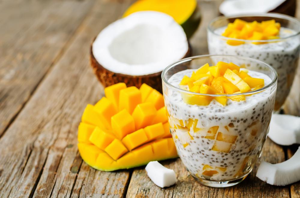 Kousky manga můžete ozdobit i chia puding a výtečná snídaně je na světě! mango shutterstock 308898437