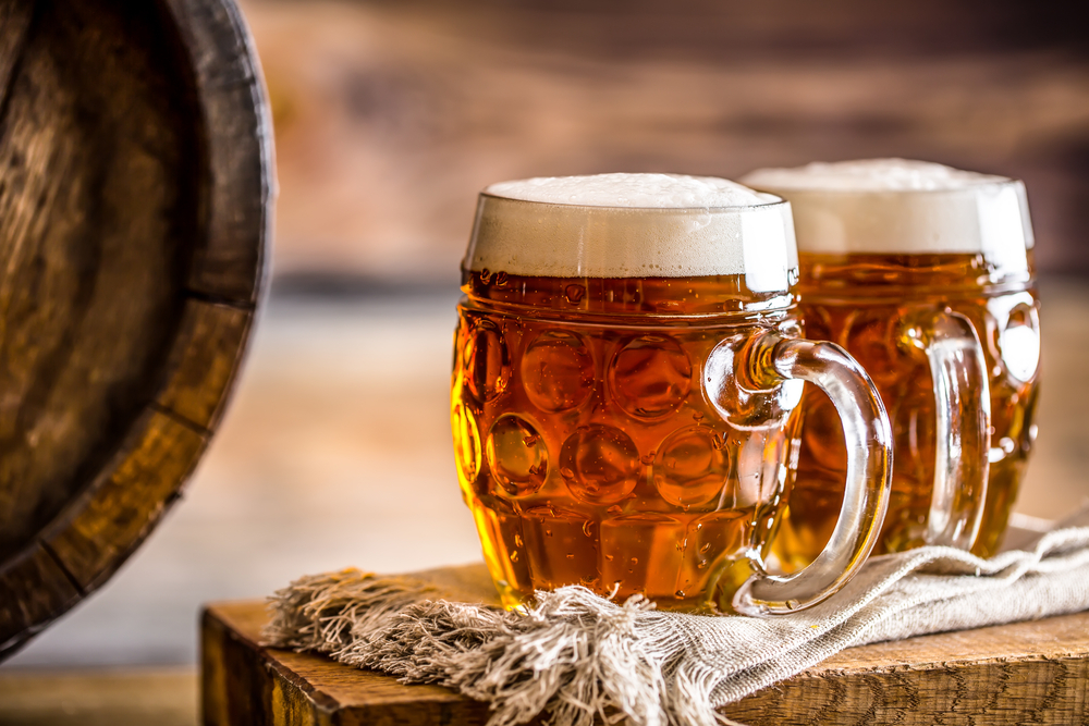 Dvě sklenice piva stály Švéda Hans-Gunnara Liljenwalla diskvalifikaci. pivo shutterstock 518648134