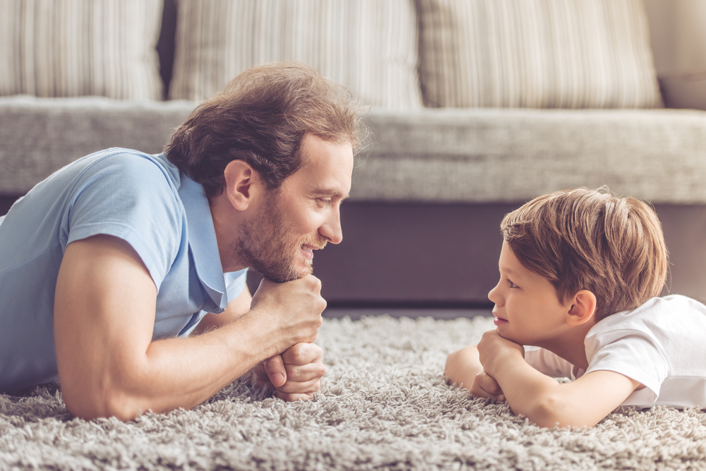 Zaměřte se především na to, kým je vaše dítě, a podporujte jeho osobnost. povidani shutterstock 523948342