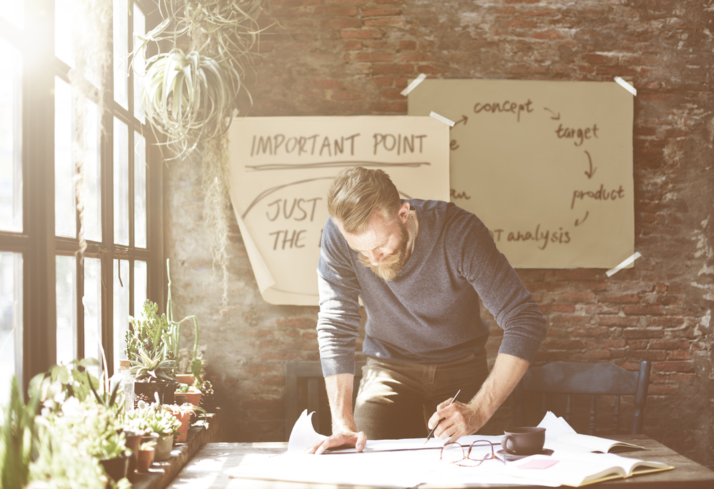 Jestliže jste se svou prací spokojení alespoň na 80 %, odevzdejte ji. Ostatní ji budou třeba považovat za stroprocentní. prace shutterstock 412972708