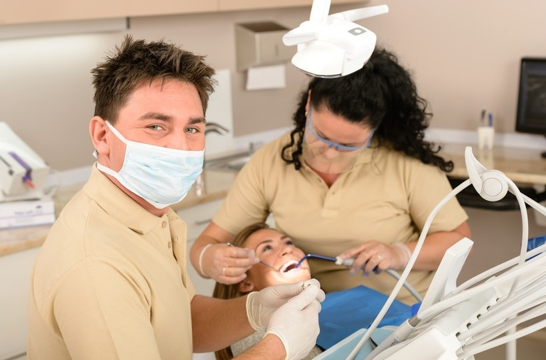 Voucher v hodnotě 1700 Kč na dentální hygienu věnovala stomatologická klinika Dental Office H33. soutez dental office