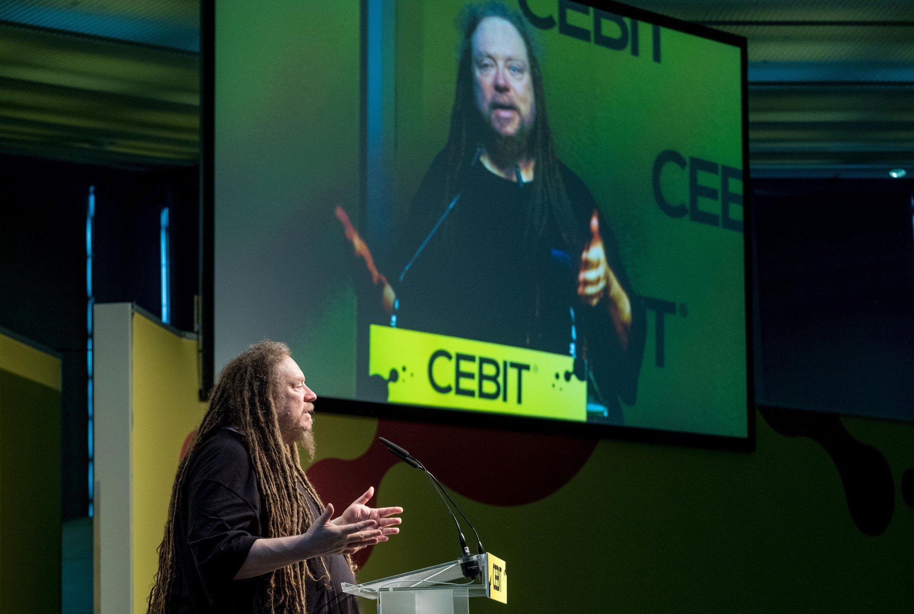 Jaron Lanier na CEBITu vysvětluje, proč se odpojil od všech sociálních sítí lavier 2