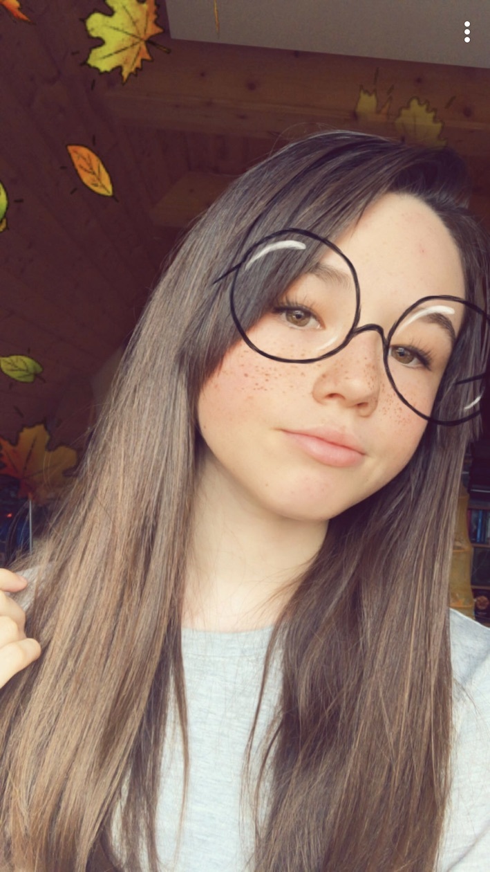 Dcera vypadá dobře v obřích brýlích. Ta ale může dcera