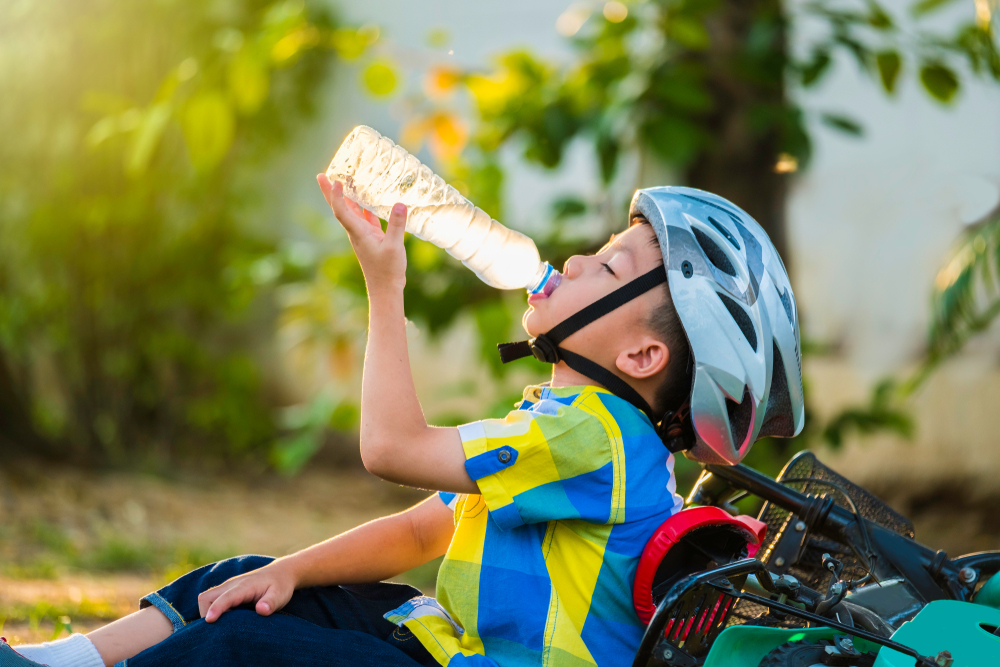 Minerálka může u sportovců zvyšovat výkonnost. Ani oni by ji ale neměli pít z plastů pitny rezim
