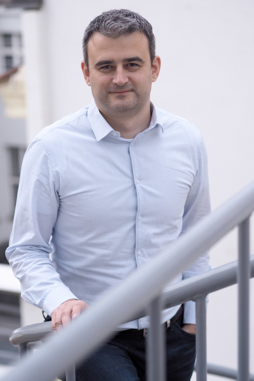 Děláme čtenářům službu tím, že vyhledáváme a ověřujeme informace. To je práce, na kterou čtenář nemá čas simkanic2