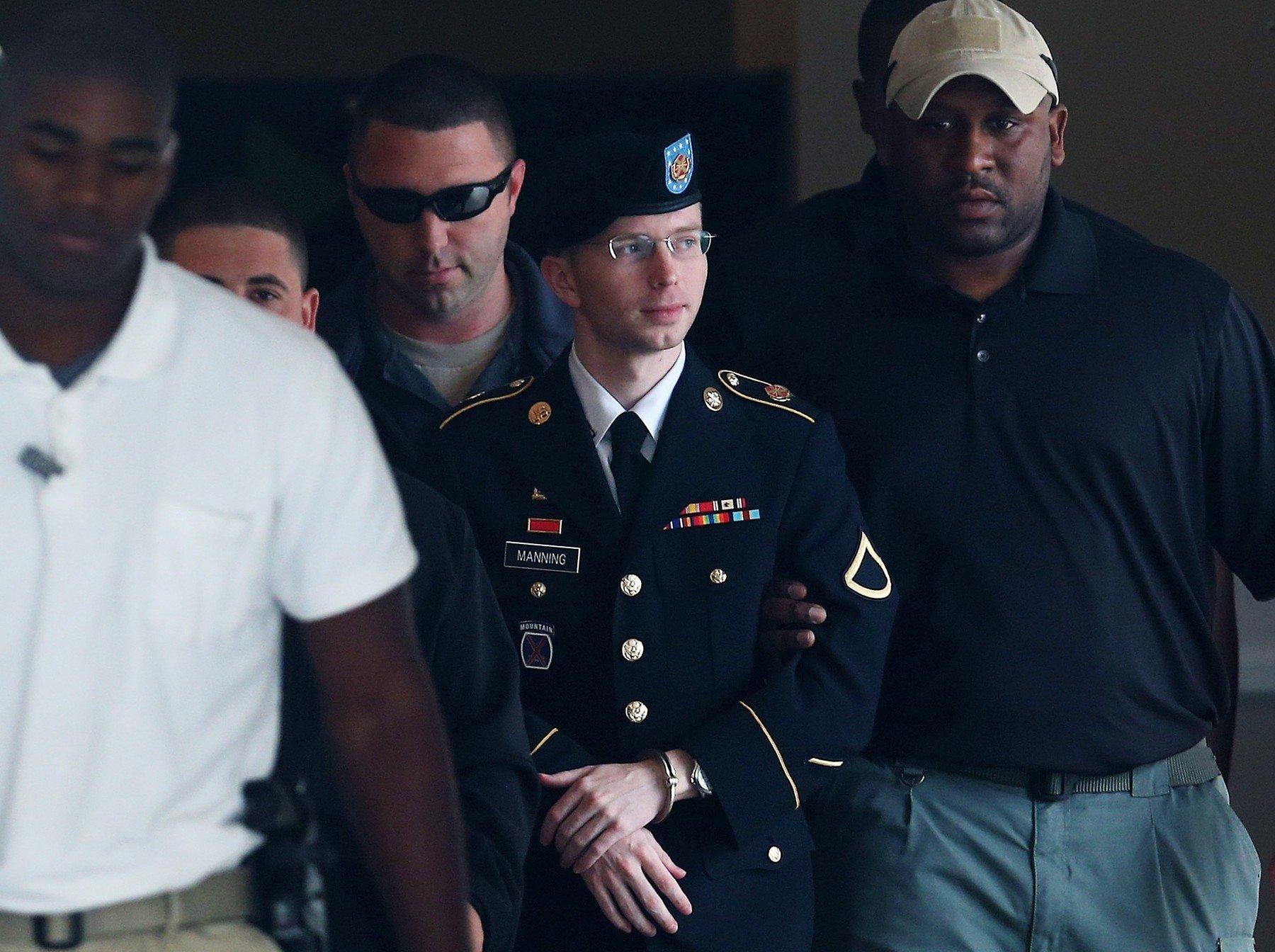 Chelsea ještě jako Bradley Manning před vojenským tribunálem v roce 2013 bradley manning