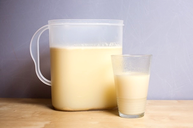 Takto lákavě vypadá nápoj Soylent. Když si ho dáte, nemusíte se zdržovat s obědem drink