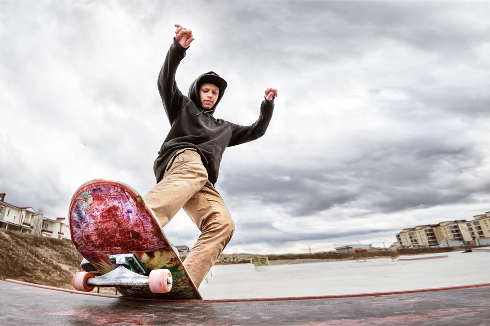 Trochu adrenalinu, partička a co pak? Nedáme cigárko? skateboard 609651839