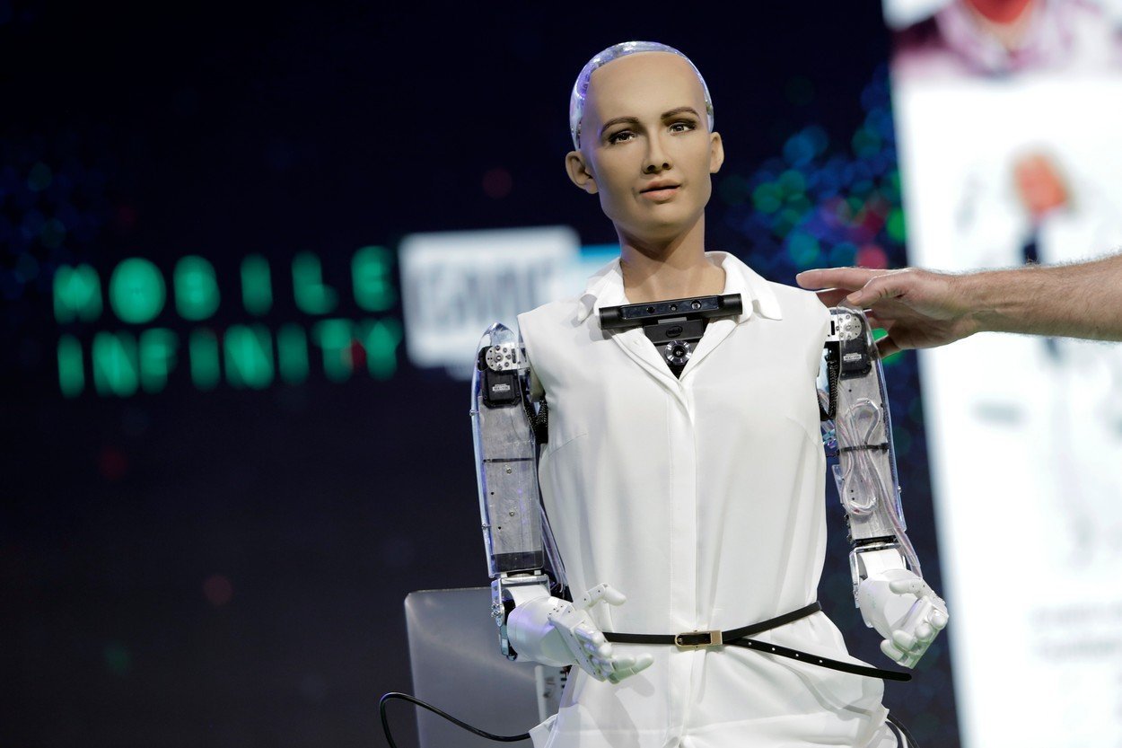 Sophii to zatím nemyslí. Novináři musejí otázky na robotku poslat jejím výrobcům dopředu sofia robot 0283266824