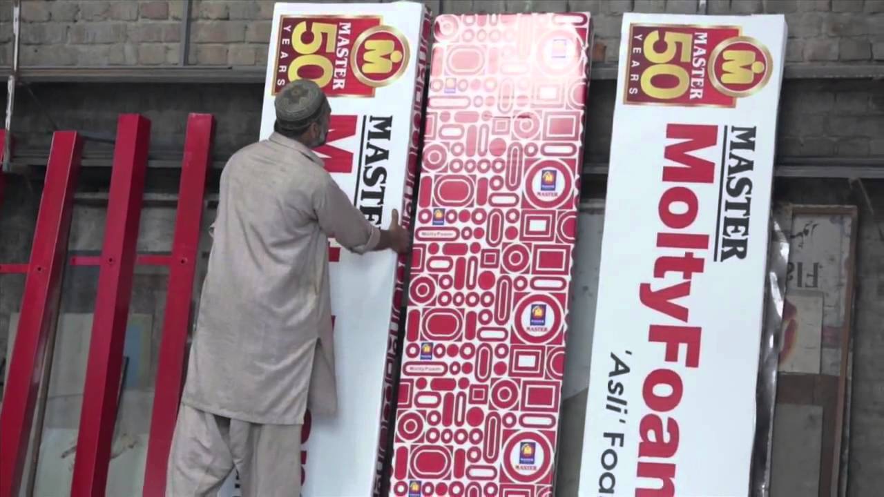 Čím víc matrací se prodá, tím víc prostředků firma získá a tím víc toho bude moct pro místní komunitu udělat billboardy 2