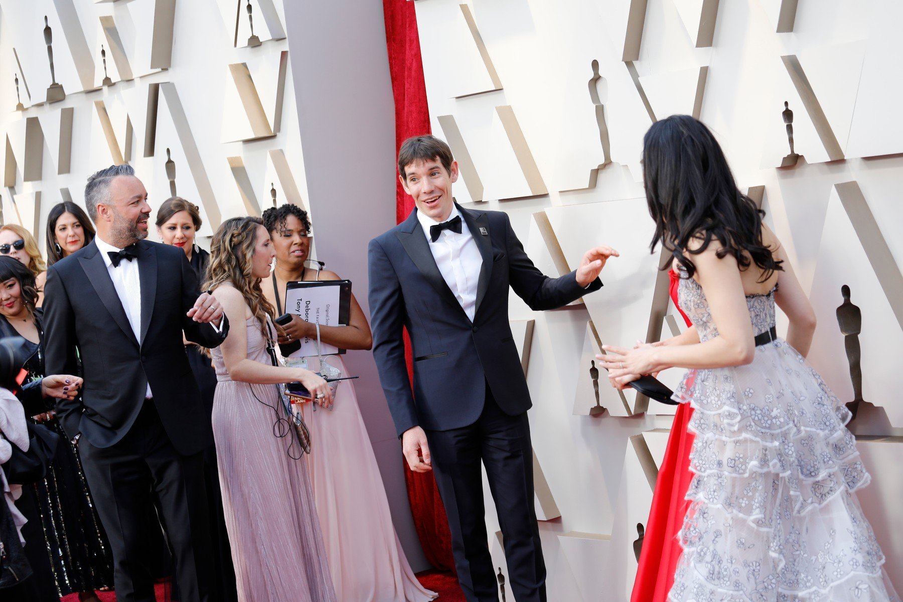Předávání Oscarů proběhlo 24. února. Tady ještě filmový štáb Free Solo s Alexem Honnoldem netuší, že soška za nejlepší dokument bude patřit právě jim free oscar 0415734714
