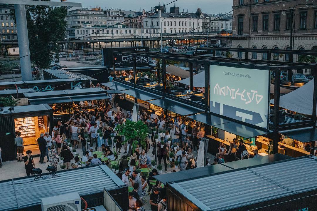 Manifesto na Florenci. Tady zaplatíte jedině kartou manifesto 2