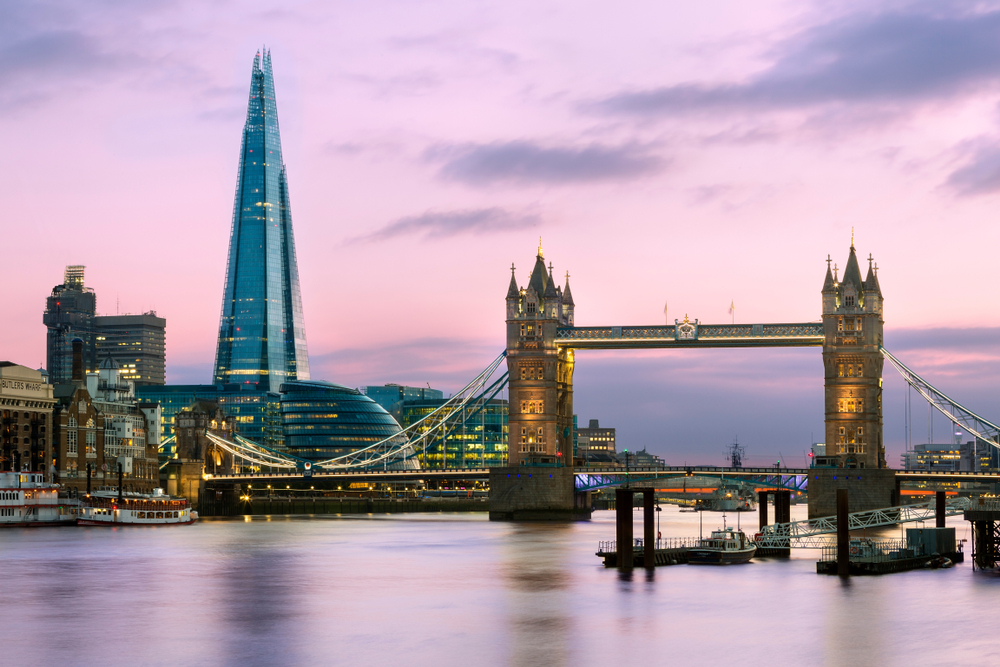 Londonpass vám pomůže jak na Tower Bridge, tak na mrakodrapu The Shard londyn 1354904180